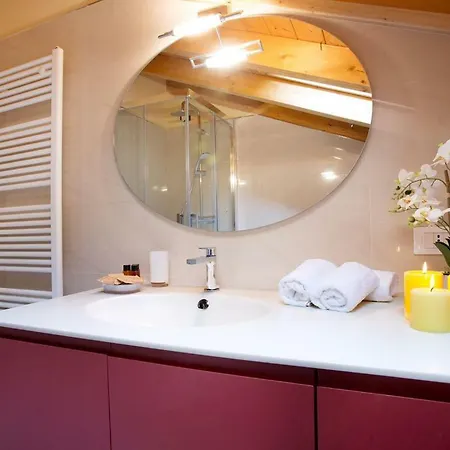 State Of The Art With 180 Degree Panoramic View, Pool And Sleeping Up To 10 Guests By Italian Apartament *