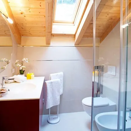 Apartament State Of The Art With 180 Degree Panoramic View, Pool And Sleeping Up To 10 Guests By Italian Como
