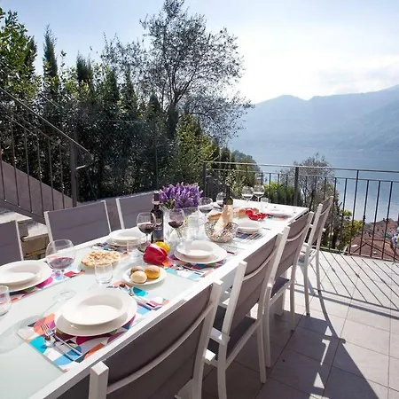 State Of The Art With 180 Degree Panoramic View, Pool And Sleeping Up To 10 Guests By Italian Apartament