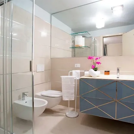 Apartament State Of The Art With 180 Degree Panoramic View, Pool And Sleeping Up To 10 Guests By Italian Como
