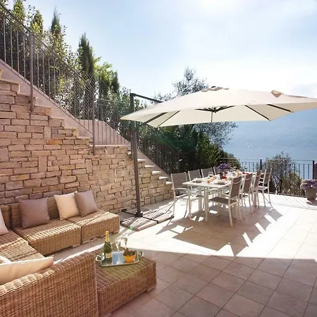 State Of The Art With 180 Degree Panoramic View, Pool And Sleeping Up To 10 Guests By Italian Apartament