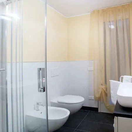 State Of The Art With 180 Degree Panoramic View, Pool And Sleeping Up To 10 Guests By Italian Como